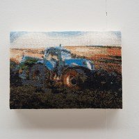 Accident de tracteur, broderie au point de croix, 17 x 25 x 4 cm, 2014