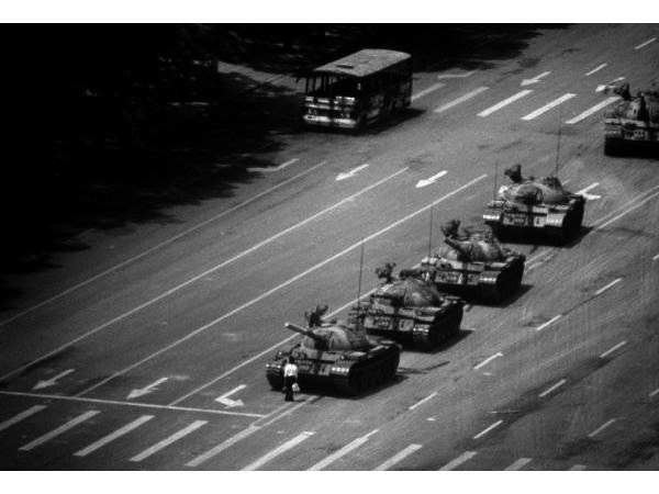 Place Tienanmen, Pékin, Chine, 1989 ©Stuart Franklin/Magnum Photos