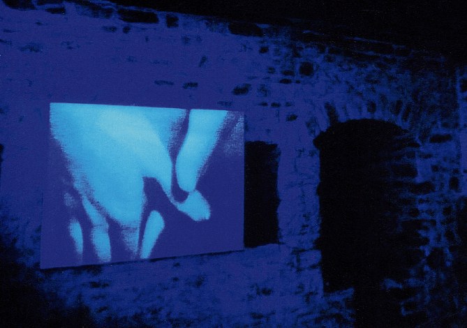 Lèvres, sourire, secret. Installation