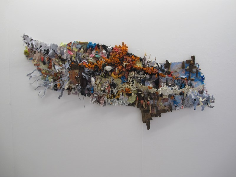 Proue ; technique mixte, carton, plasticine coquillage , etc… 200 x 100 x 15cm